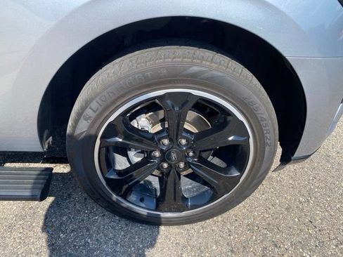Used 2023 Ford Expedition Limited AWD/4WD image 17