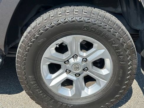 Used 2017 Toyota 4Runner SR5 Premium AWD/4WD image 13