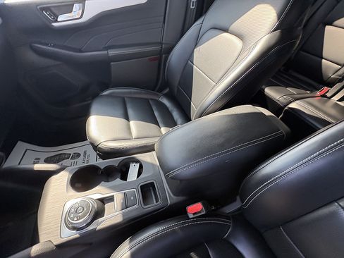 Used 2024 Ford Escape Platinum AWD/4WD image 35