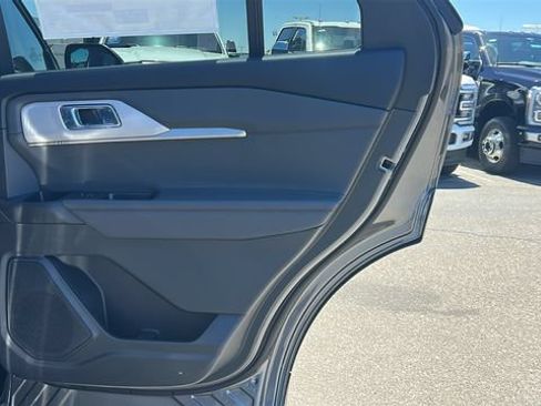 New 2026 Ford Explorer Active RWD image 12