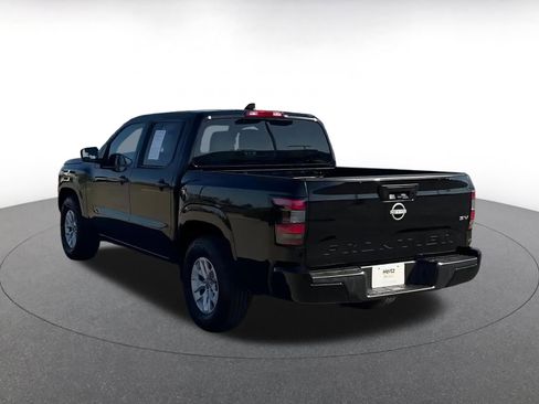 Used 2024 Nissan Frontier SV image 10