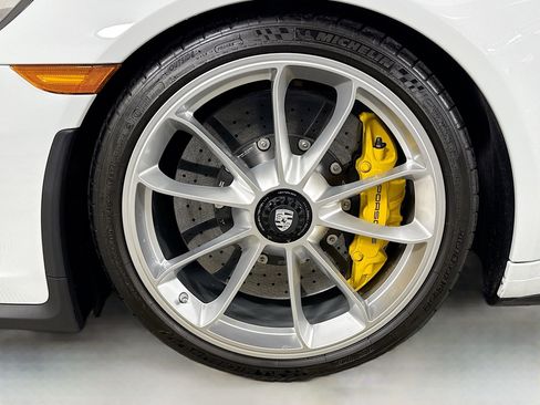 Certified 2019 Porsche 911 Speedster RWD image 24