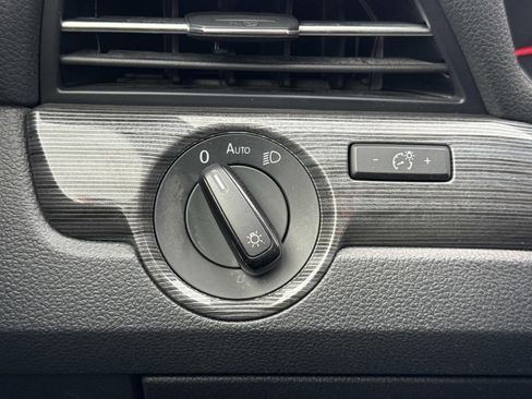 Used 2021 Volkswagen Passat 2.0T R-Line image 19