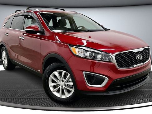Used 2016 Kia Sorento LX w/ LX Convenience Package image 1