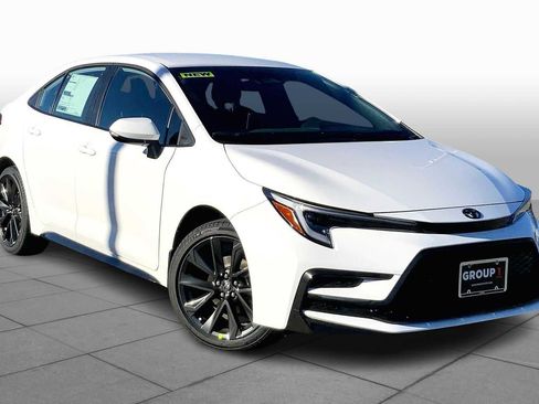 New 2026 Toyota Corolla SE image 2