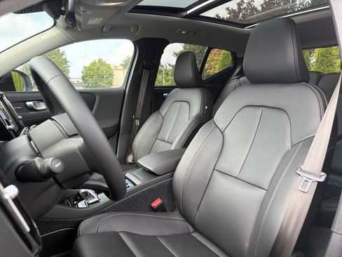 Used 2026 Volvo XC40 B5 Ultra w/ Protection Package Premier AWD/4WD image 7