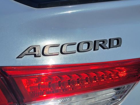 Used 2022 Honda Accord Sport image 25