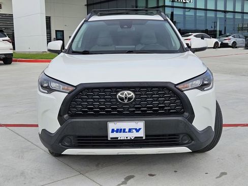 Used 2022 Toyota Corolla Cross LE w/ Moonroof Package image 2