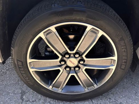 Used 2017 GMC Acadia Denali w/ Technology Package FWD image 23