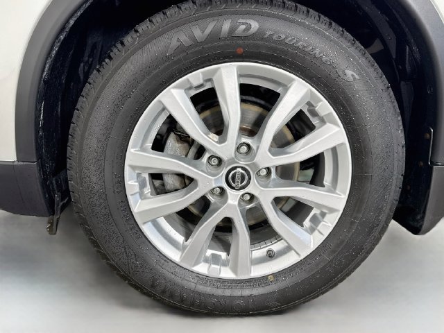 Used 2019 Nissan Rogue S w/ Special Edition Package FWD image 34