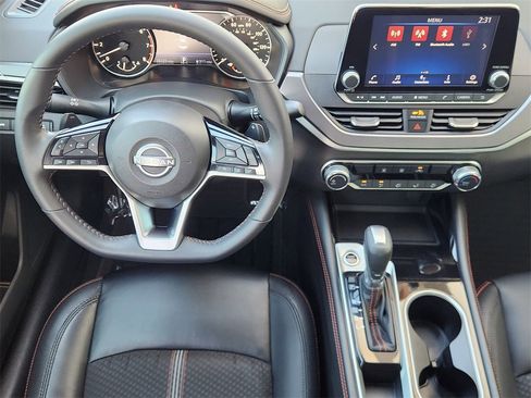 Used 2023 Nissan Altima 2.5 SR image 27