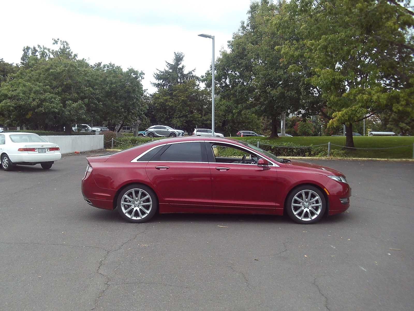 Used 2016 Lincoln MKZ Hybrid w/ Equipment Group 600A Reserve FWD image 6
