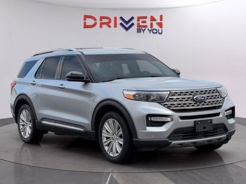 Used 2023 Ford Explorer Limited w/ Limited Technology Package image 7