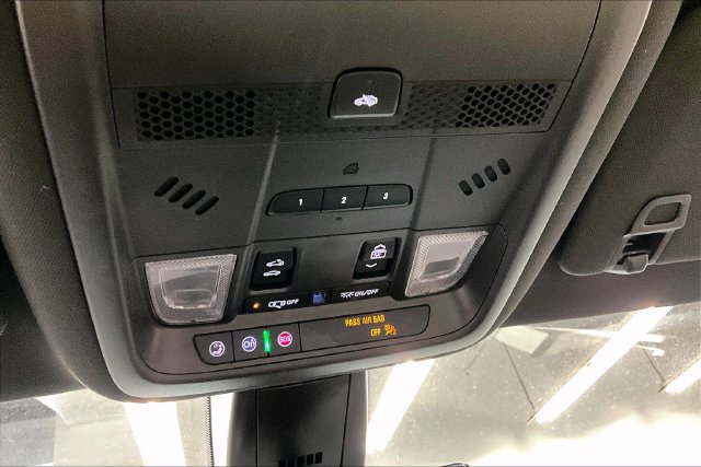 Used 2024 Cadillac XT6 Sport w/ Technology Package AWD/4WD image 34