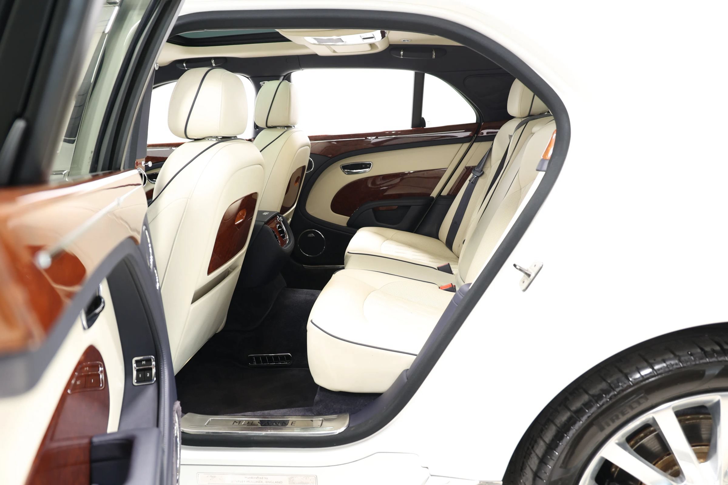 Used 2017 Bentley Mulsanne RWD image 68