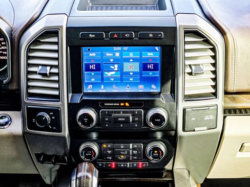 Used 2019 Ford F150 Limited image 17