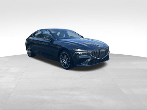 Used 2023 Genesis G70 2.0T image 7