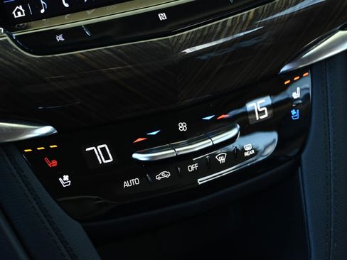 Used 2021 Cadillac XT6 Premium Luxury w/ Platinum Package image 16