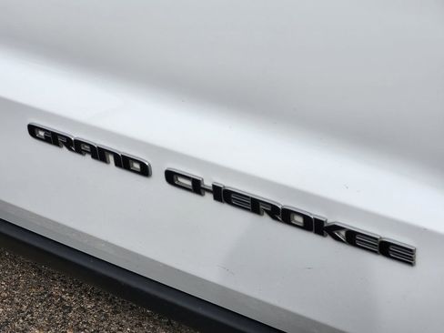 Used 2021 Jeep Grand Cherokee Limited w/ Trailer Tow Group IV AWD/4WD image 8