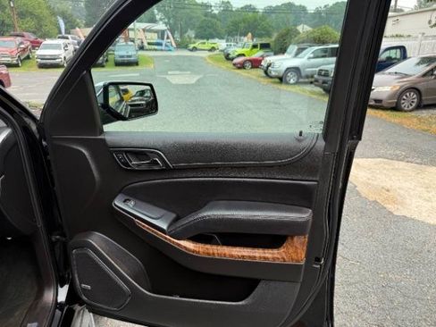Used 2015 Chevrolet Suburban LTZ AWD/4WD image 9