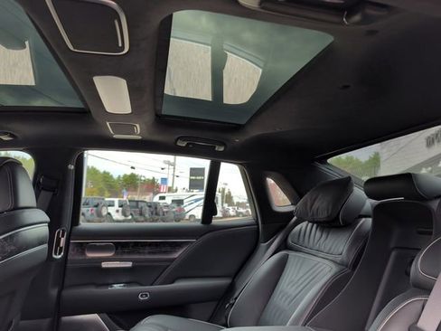 Used 2024 Genesis G90 3.5T image 39