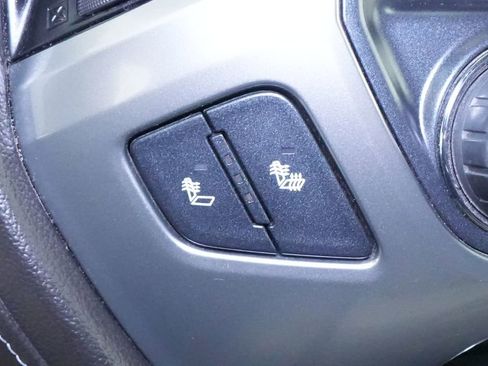 Used 2018 Chevrolet Silverado 1500 LTZ Z71 image 33