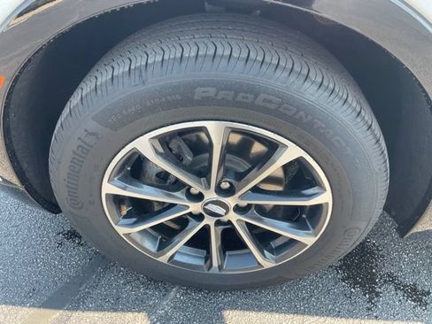 Used 2024 Cadillac XT4 Sport w/ Cold Weather Package FWD image 9