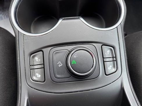 Used 2019 GMC Terrain SLE w/ Driver Convenience Package FWD image 14