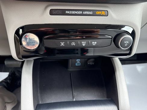 Used 2023 Ford Escape Active w/ Tech Pack #1 AWD/4WD image 16