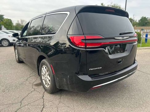 Used 2026 Chrysler Pacifica Select FWD image 7