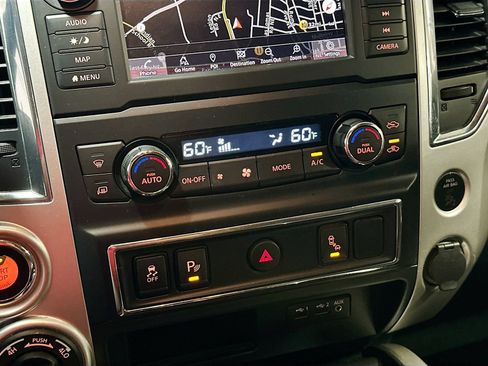 Used 2019 Nissan Titan PRO-4X AWD/4WD image 16