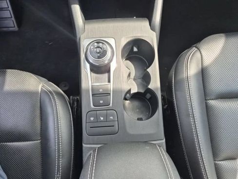 Used 2021 Ford Escape Titanium FWD image 22