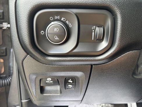 Used 2020 RAM 1500 Big Horn AWD/4WD image 13