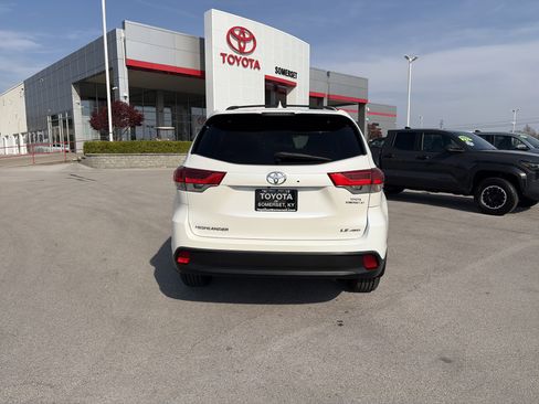 Used 2017 Toyota Highlander Plus image 7