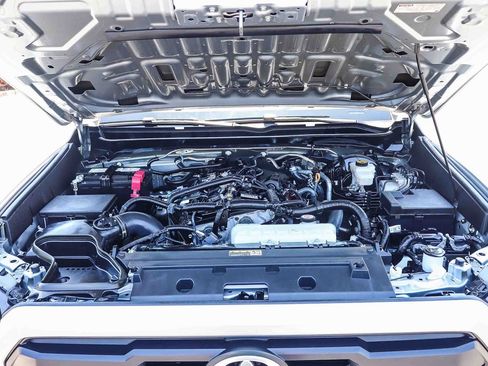 Certified 2024 Toyota Tacoma TRD Off-Road w/ TRD Off Road Upgrade Package AWD/4WD image 34