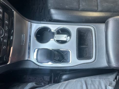 Used 2019 Jeep Grand Cherokee Altitude AWD/4WD image 29