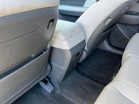 Used 2025 Hyundai Santa Fe SEL image 25