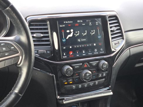 Used 2021 Jeep Grand Cherokee Limited RWD image 16