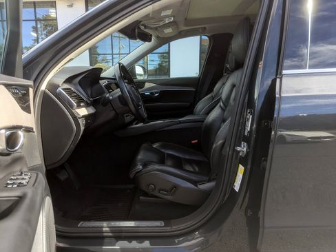 Used 2021 Volvo XC90 T6 Inscription w/ Protection Package image 12