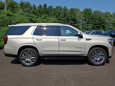 Certified 2021 GMC Yukon SLT w/ SLT Premium Package AWD/4WD image 7