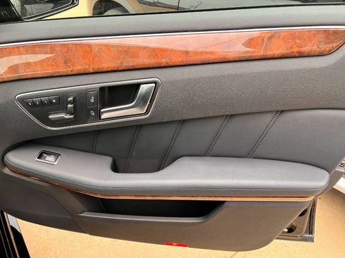 Used 2013 Mercedes-Benz E 350 4MATIC Sedan image 22