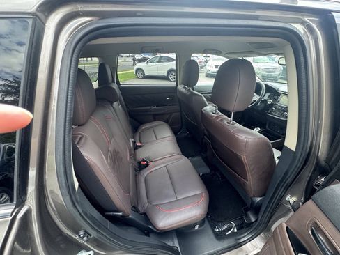 Used 2018 Mitsubishi Outlander SEL AWD/4WD image 19
