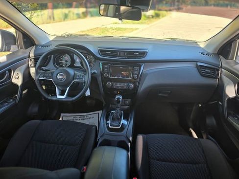 Used 2021 Nissan Rogue Sport S image 30