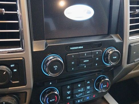 Used 2016 Ford F150 Lariat w/ Equipment Group 501A Mid image 9