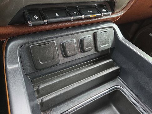 Used 2016 Chevrolet Silverado 1500 High Country image 20