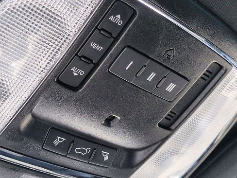 Used 2020 Jeep Grand Cherokee Altitude AWD/4WD image 24