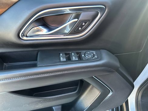 Used 2023 GMC Yukon XL SLE w/ Gmc Pro Safety Plus Package RWD image 16