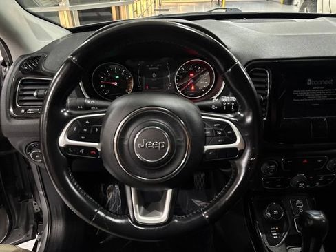 Used 2020 Jeep Compass Latitude AWD/4WD image 16
