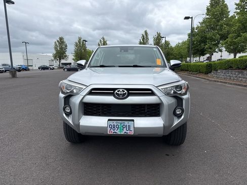 Used 2022 Toyota 4Runner SR5 Premium AWD/4WD image 2
