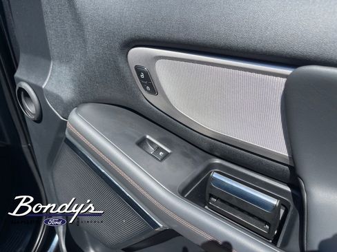 Used 2025 Ford Expedition Active image 19